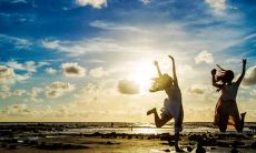 如何撰写一封长而真挚的毕业赠言，献给你的同桌：建议和技巧