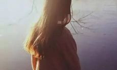 没有人关怀的折磨，使人心痛的句子