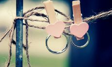 一份关于爱情的摘抄：探讨不同群体、文化、时代对于爱情的思考，包括浪漫、复杂、深刻、美好、坎坷和无望的情感表达