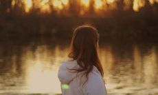 在不经意的时候想起你的话语，让我的心在默默地颤动着