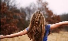 在心情低落、无从选择的情况下，我只能在欲言又止的句子中迷失