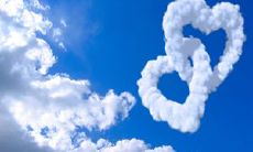 无间青春：同寝室中展现的深厚亲密友情的细腻描写