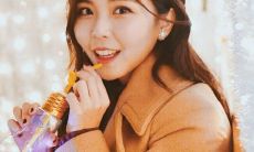 赞美女性美貌的机智言语，以真实为依据，尽情夸奖少妇的艳丽之姿