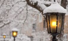 在致客户的短信息中加入下雪问候，营造温暖氛围