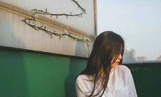 沮丧而失望的表述，揭示着深度伤害的情感表达