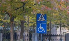 时间面对压力和烦恼，让人不堪忍受的使人疲惫不堪、心力交瘁的语句