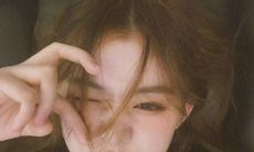 如何用恰当的语言称赞身材优美、面容姣好的迷人女孩？