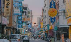 尝试改写后：通过利用简短而愉快的语句为社交媒体友人以及关注者带来快乐的习惯