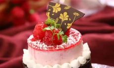 如何在发朋友圈庆祝生日时写出高质量的内容？