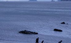 与好友一同享受羽毛球比赛的欢乐时光：让人心情愉悦的话题！