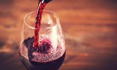 、感人、经典、深刻、哲理、诗意的酒文化名言警句，描绘人生百态，映射人性情感，诠释饮酒之美