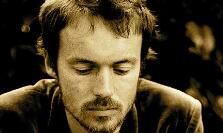 意味深长的表达夫妻关系不甚美满的失望言辞，深刻凸显对妻子不满情绪的短语