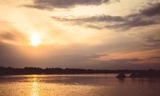 如何在冬季周末给亲友们发出暖心问候的短信？