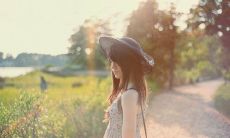 如何运用短信技巧，在领导出差开会期间便捷地发送问候短信？