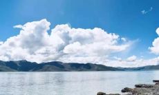 一组感人至深的关于独自无友的沉痛句子，让人感觉万分难过