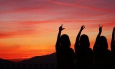 探讨友情与情感的紧密关系：一些关于友情重视情感的人的表述