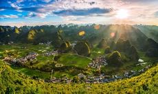 黔西南地区发送的温馨问候短信：远离寒冬，沐浴阳光的温暖气息！