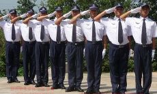 保安们的信条和口号：个人责任、勇气、诚实、公正与服务！