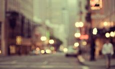 探索人生并充满启示的座右铭：引领我们走向内心的真实、勇敢与深度的道路