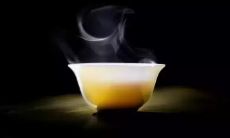 茶：一个传统饮料的历史、文化、饮用方法以及它对健康和社会的影响的完整叙述