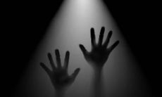 没有希望，感到绝望并后悔过去的话语