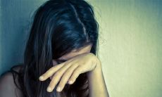 让人感伤的青春岁月，微凉未离不舍的伤痛言辞