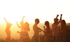 寻找适合在抖音上分享的古风友情句子，让你的好友感受到你深沉的情感！