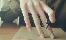 仍能开心的形容加班到很晚的句子