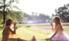 十句唯美句子，表达对闺蜜的赞美和感恩之情