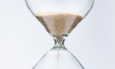 光阴匆匆，美好时光转瞬即逝的描绘