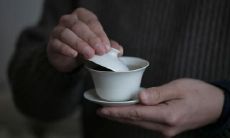 让心灵静下来的温馨句子：如何通过简单的语言抚慰内心，消除焦虑和紧张？