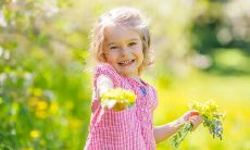 在假期里，孩子们洋溢着欢乐与快乐的句子集锦！