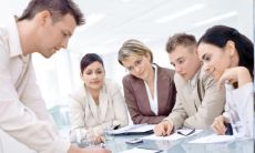 「领导发放红包的充满新春喜庆氛围、增进团队凝聚力句子」