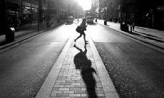 从日出到日落，为了生活而不停奔波的艰辛