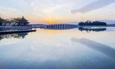 通过激励向上的人生格言来提升个人的正能量：一系列让您振奋心灵、提升人生自信力与积极心态的动人句子