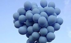 以高度工作繁忙仍然洋溢着快乐的心情为话题的句子