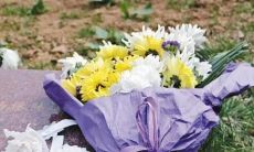 一点的标题：用寄语缅怀英雄——向先烈致敬的一组短句