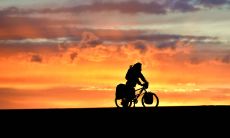 探索这个美丽世界的惊险旅程：尽情畅游我们星球上最壮观的景致！