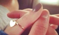 结婚领证时发朋友圈的高分表白句子推荐：让你我牵手相伴，从此以后甜蜜幸福无限！