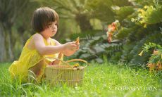 描述孩子快乐玩耍的长句子