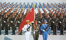 惊艳万分的国庆阅兵盛典：红旗飘扬、战鼓催人，彰显中华崛起之神彩！