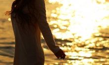 经历过痛楚之后，我们的心灵不再敏感，只剩下一颗冷漠的心