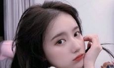 一位女性情感受挫，倾听她深深伤痛的痛苦之词