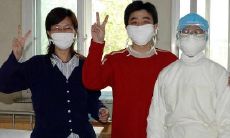 面对疾病挑战的座右铭——拥抱勇气，接受治疗，保持积极，坚守希望，最终战胜病魔！