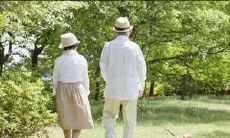 感伤又深刻的亲情探究：倾听那些最富哲理的话语，那些能言善道的短语，抒发内心丰沛多彩的情感