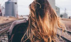 客户通过手机短信向你致问候：如何恰当地回复？