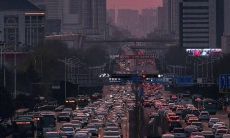 观赏天空并享受抒情句子的美妙感受