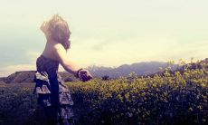 一份充满积极向上的英文个性签名，让你启发生活的美好一面