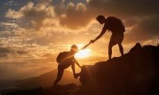 经历着无尽磨难和挫折仍感心痛的令人唏嘘的句子