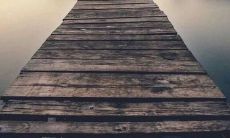 感恩老师的话语与思考：教育的使命和影响力在于赋予学生人生指南，驱动他们发掘潜能，发挥个人价值，繁荣社区与人类文明。在这崇高的使命中，老师肩负着不可或缺的责任和义务，是学生成长路上的引领者和生命导师，承载着希望与爱的信念，为未来奠定坚实的基础与框架。面对又一个教师节，我们要想起每一位曾经给予我们启迪与支持的老师，感谢他们，珍惜他们，尊重他们，更要将他们的教诲化为灵感和动力，不断奋斗和追求，创造出更加辉煌的人生和未来